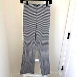 Forever 21 Houndstooth Patterned Flared Leggings SZ Small